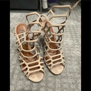 Steve Madden heels beige